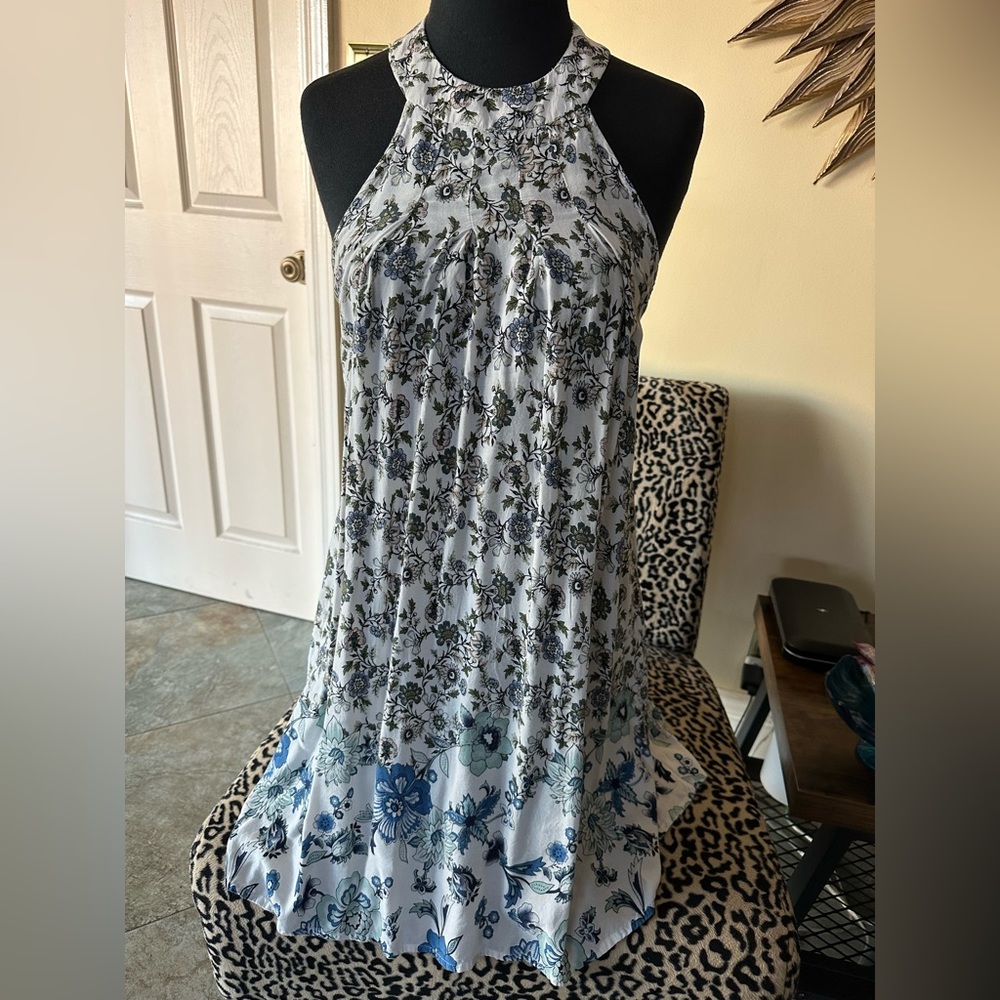 Cute backless floral dress Small